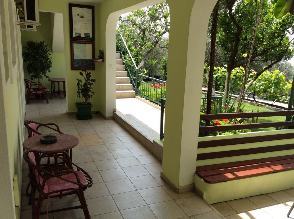Apartments Simo Petrovac Exterior photo